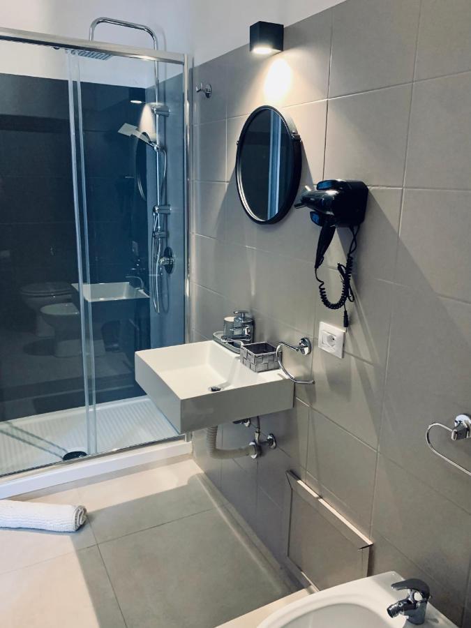 B&B Ungheria Ottantaquattro Palermo Esterno foto