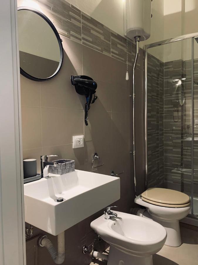 B&B Ungheria Ottantaquattro Palermo Esterno foto