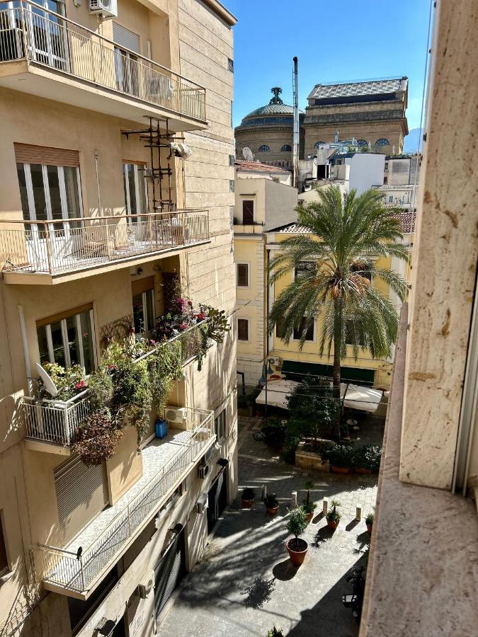 B&B Ungheria Ottantaquattro Palermo Esterno foto